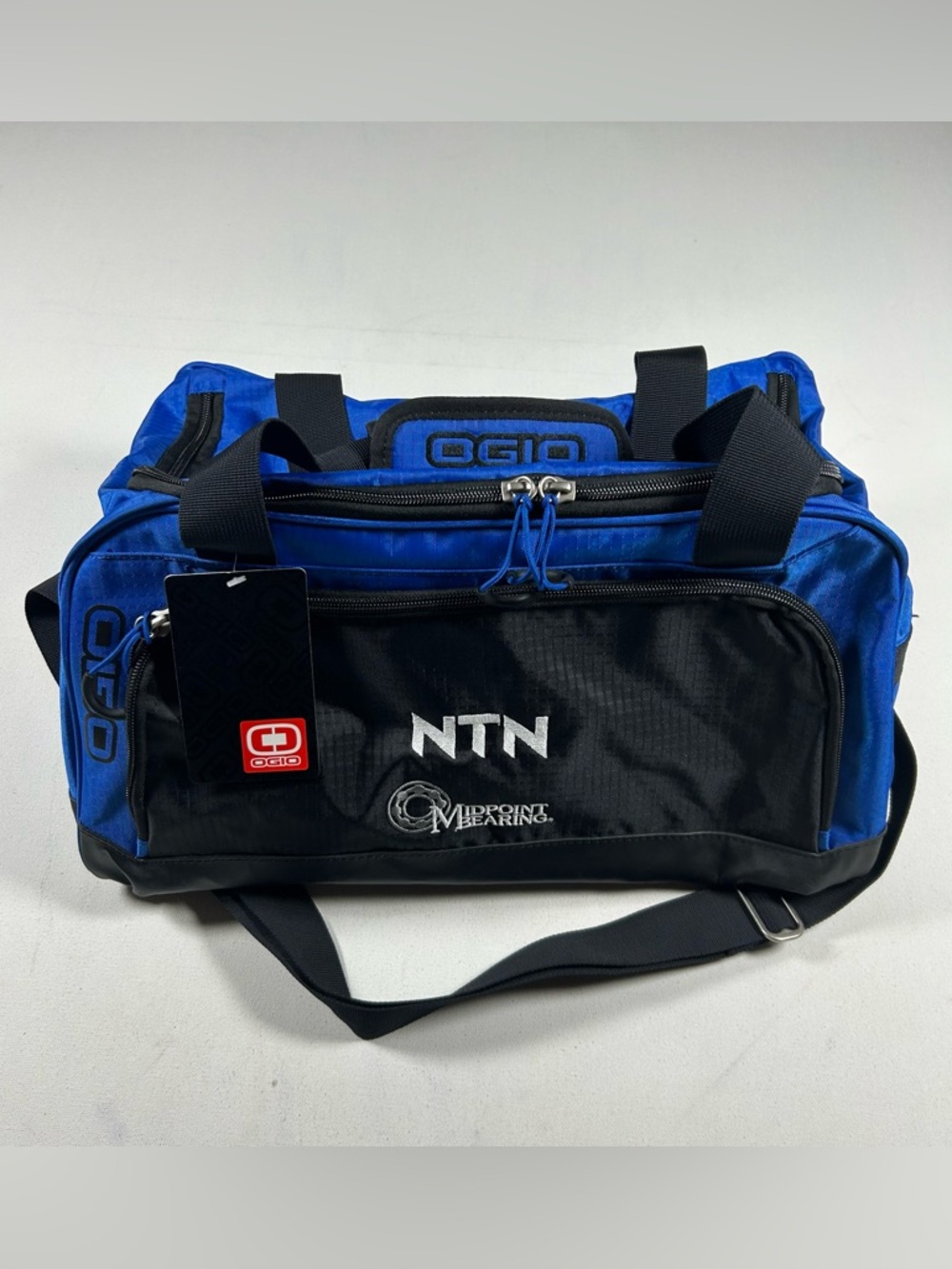 OGIO Duffel Bag Gym Travel Navy Black Shoulder Strap New With Tags Pockets Gear